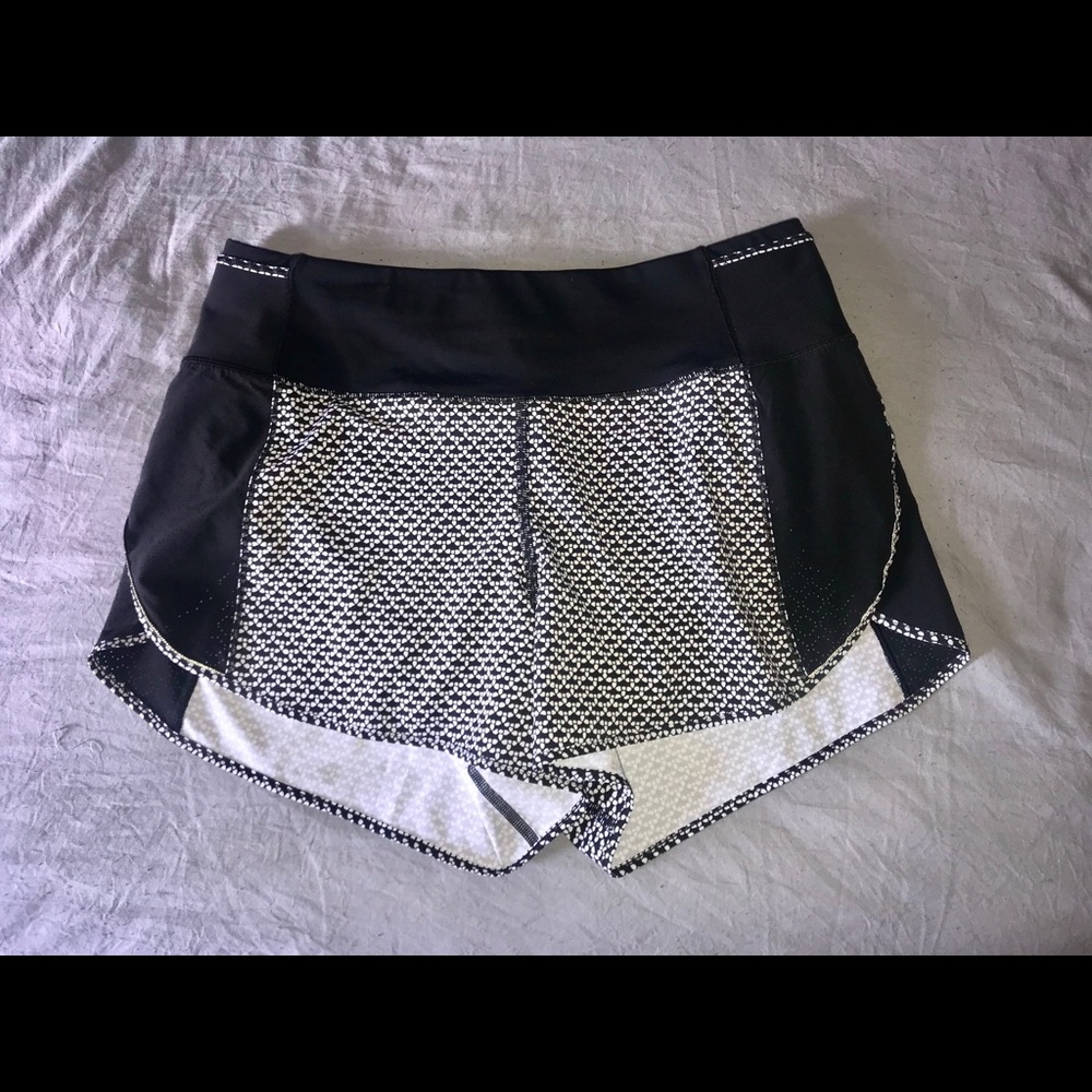 Lululemon Real Quick Short *Perforated 3.5”